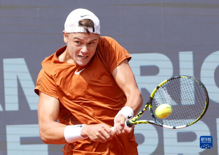 亚马尔显然 亚马尔显然