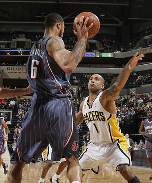 鬼才!范加尔为国家队聘请排球教练： 训练守门员扑点.