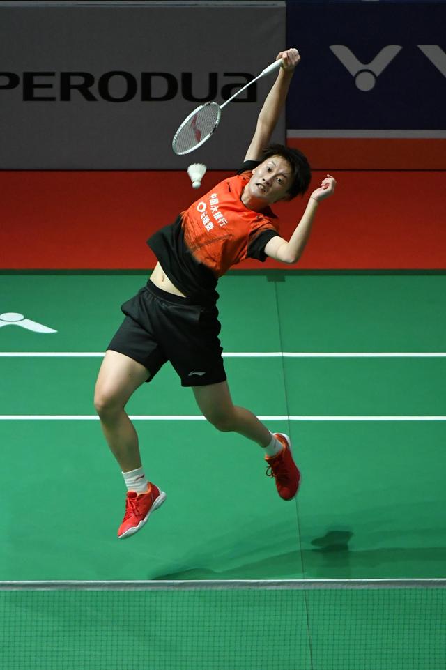 鬼才!范加尔为国家队聘请排球教练： 训练守门员扑点.