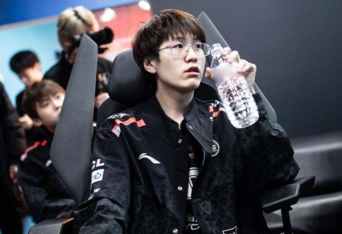 对伊藤美诚 对伊藤美诚