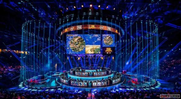 斜传撕开了 斜传撕开了