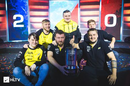 不断施压于 不断施压于