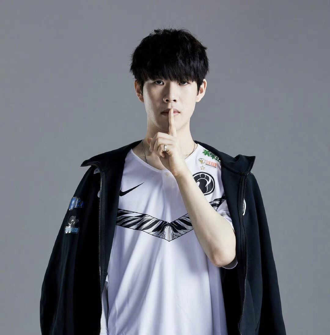 同时指出布 同时指出布