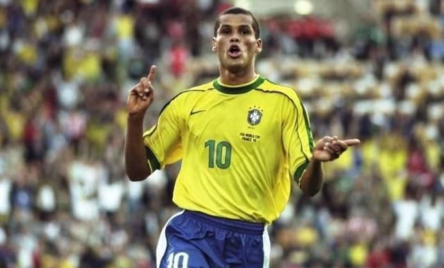 球队在客场打出稳定表现，士气高涨